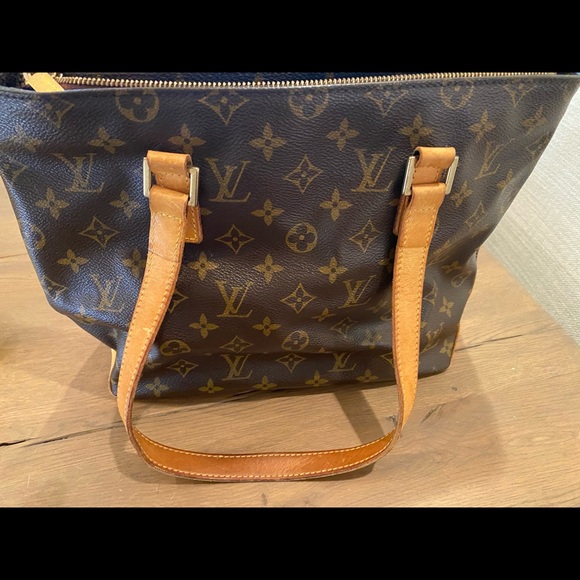 Authentic Louis Vuitton bag- oldie but goodie - Picture 3 of 8